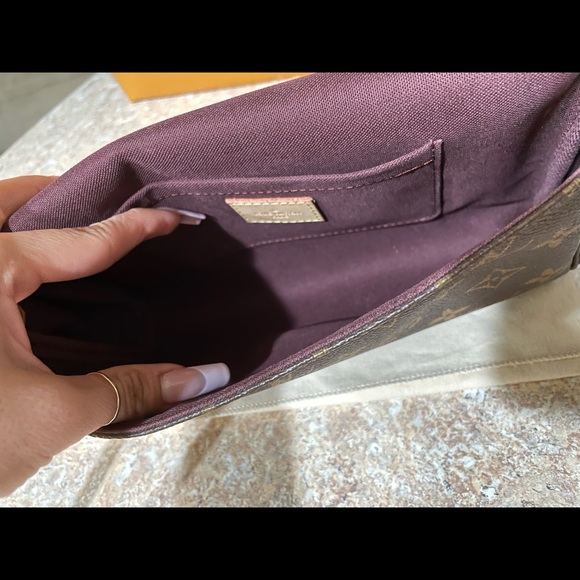 Louis Vuitton Favorite MM - Picture 10 of 15